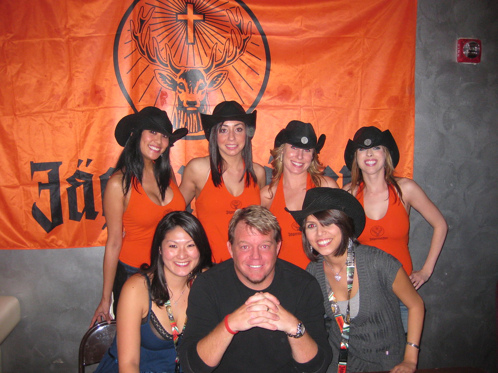 IMG_0049 Pat Green with Yujin and Jagerettes jagermusic Flickr