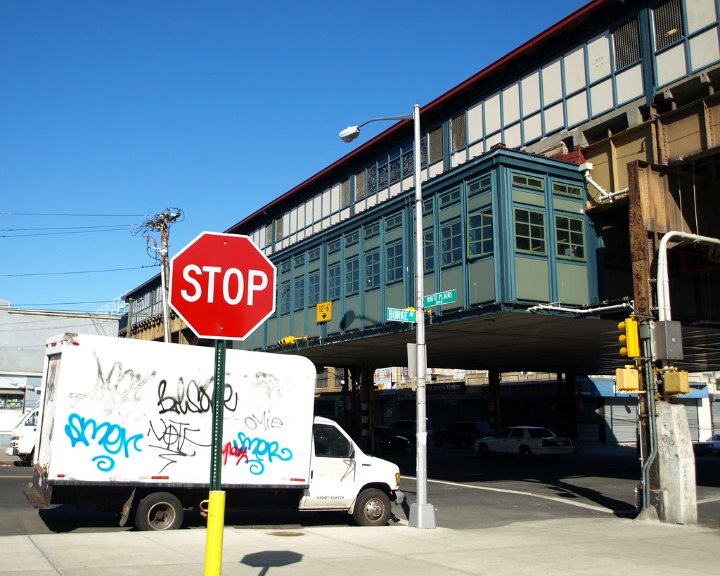 Burke Avenue Subway Station, Bronx, New York City Burke Av… Flickr