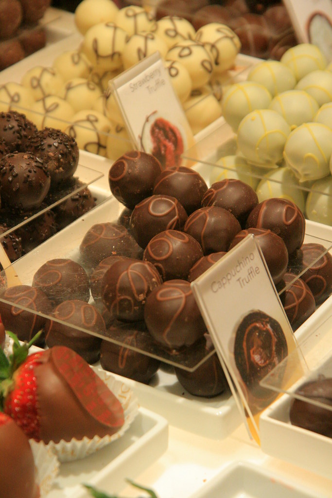 Godiva in Rockefeller Center Rockefeller Center裡的Godiva商店，… Flickr