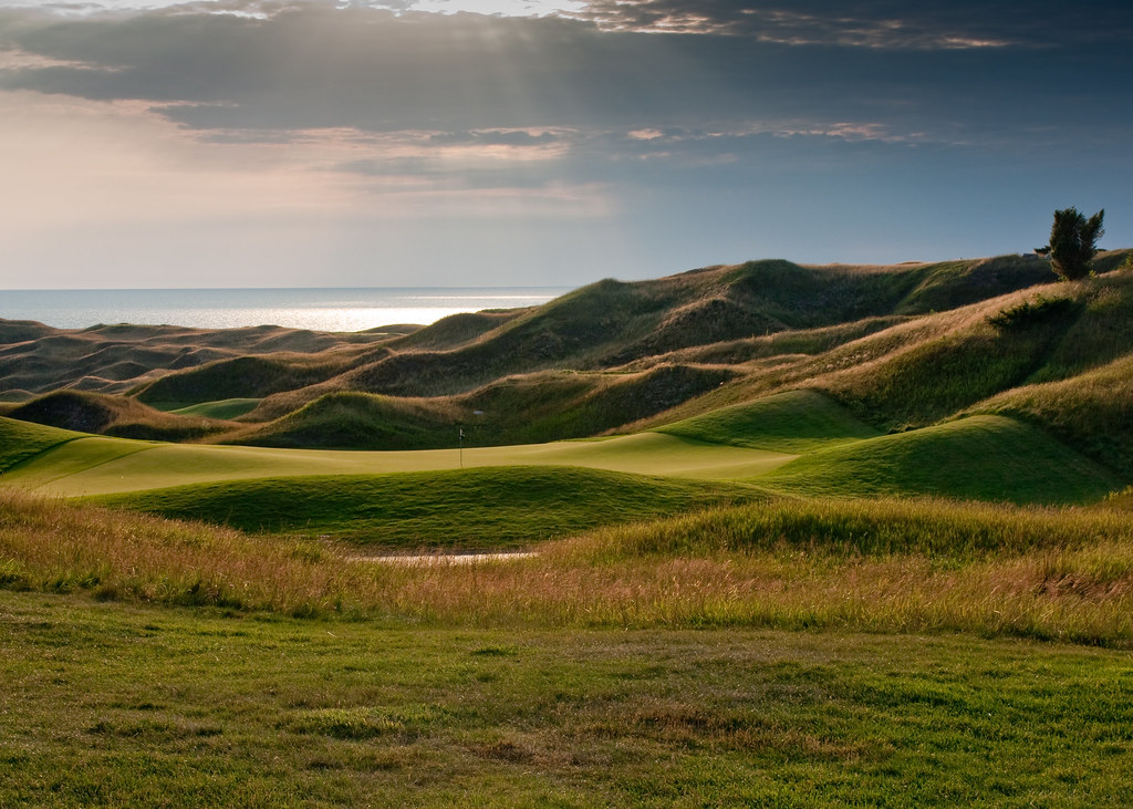 Arcadia Bluffs at Sunset Arcadia Bluffs, perhaps the best … Flickr