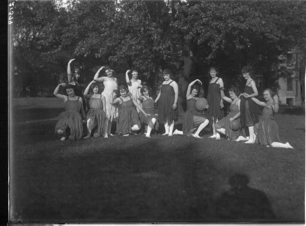 Dancers at Oxford College May Day celebration 1922 Flickr