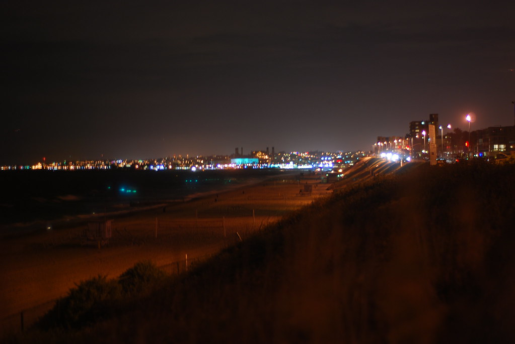 Beach at Night. A shot of Redondo Beach at night. Allen Lee Flickr