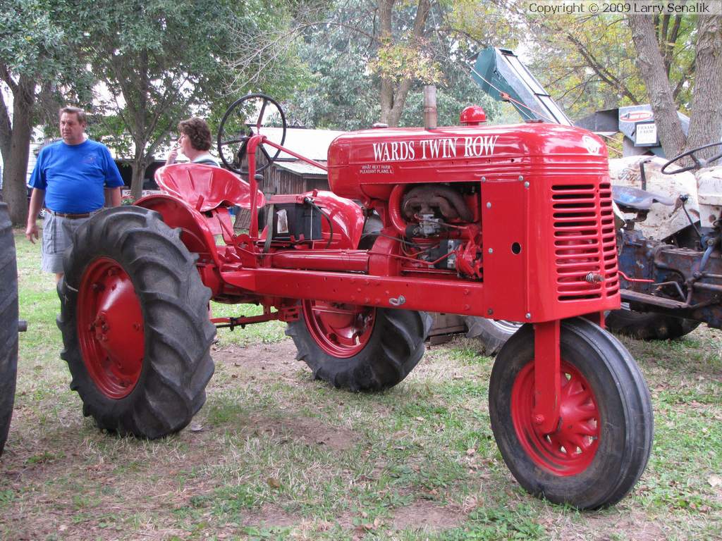 Clayville Cruise In 2009 Wards Twin Row Tractor Flickr