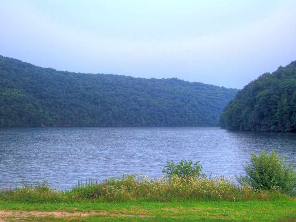 Jackson Cove 12 Jackson Cove (on Lake Zoar), Oxford, Conn… Flickr