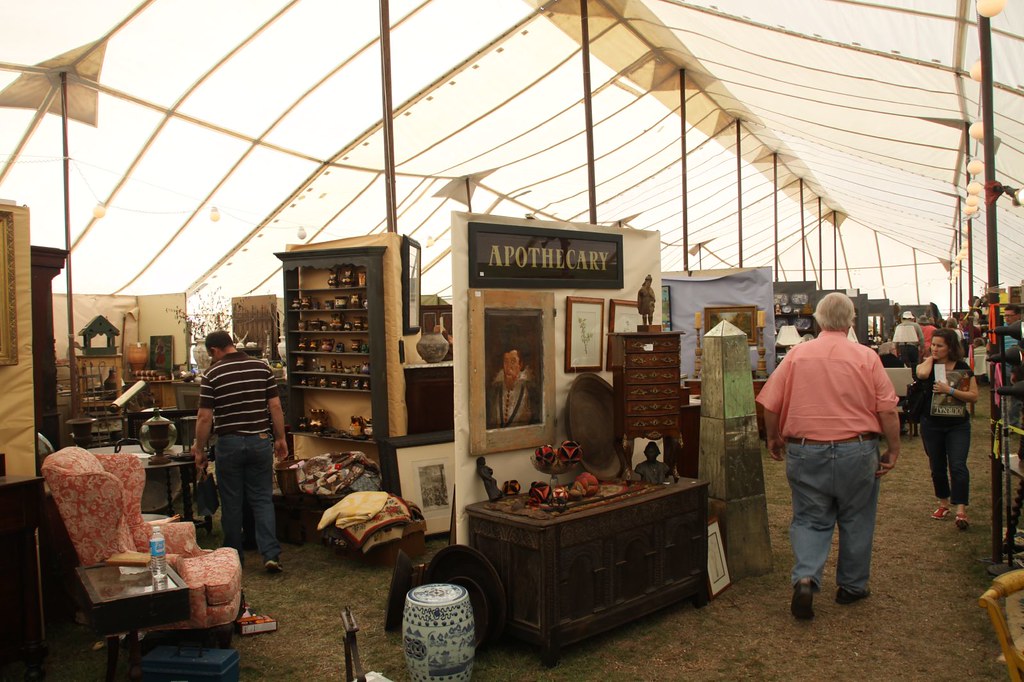 Big Red Barn, Round Top, TX AntiqueWeekend, AntiqueWeeke… Flickr