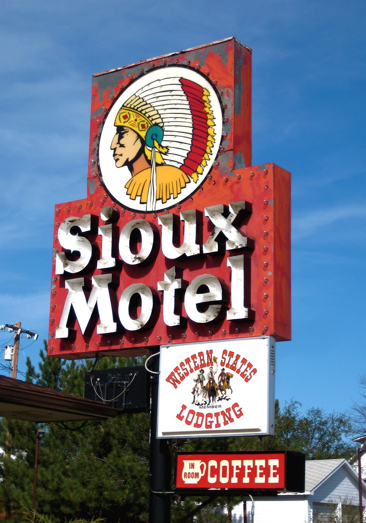 Sioux Motel, Murdo, SD The Sioux Motel sign in Murdo, Sout… Flickr