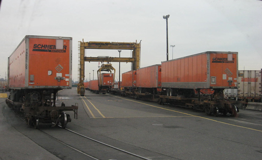 Outbound Schneider trailers at Union Pacific "Outbound" Sc… Flickr
