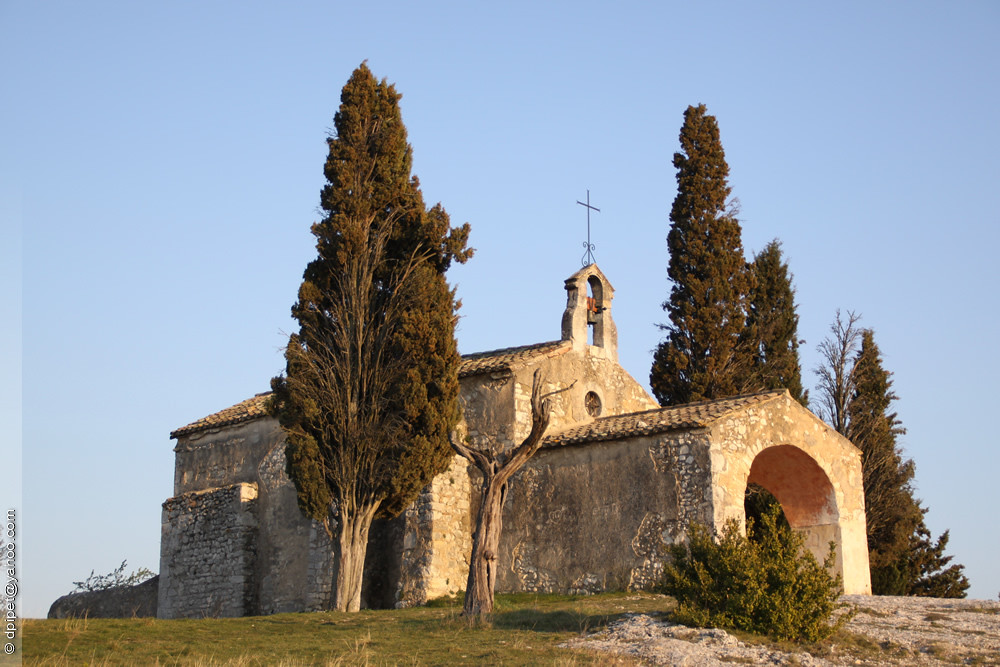 la chapelle StSixte à Eygalieres la chapelle SaintSixte … Flickr