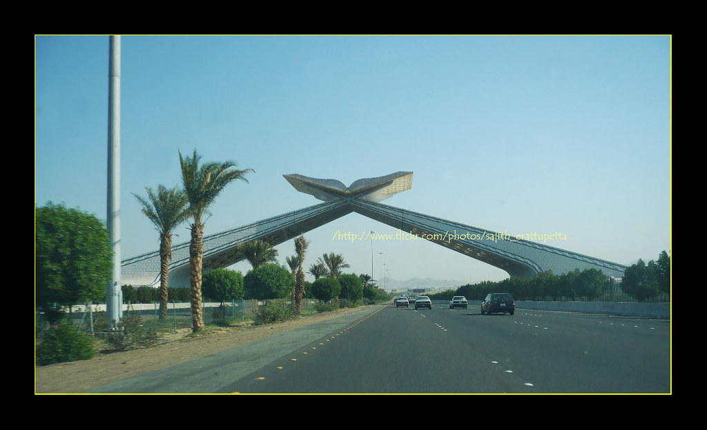to Makkah 175 shot from JeddahMakkah road. pleas… Flickr