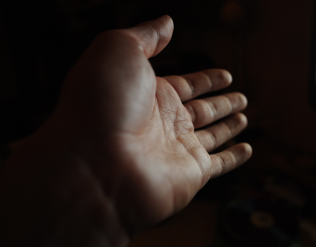 Hand My Hand. 5m Flickr