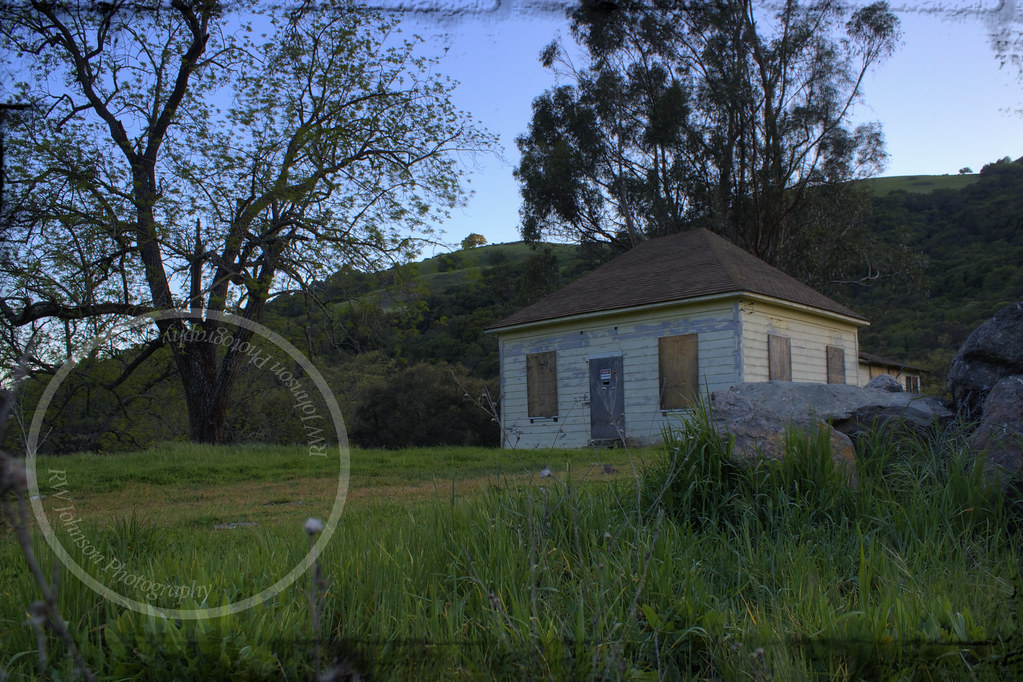 Old House Territory An old house on Finley Road o… Flickr