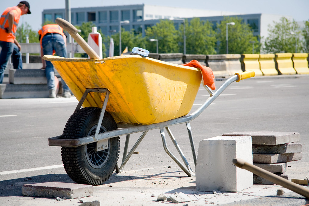 Wheelbarrow Wheelbarrow at a construction site near Amster… Flickr