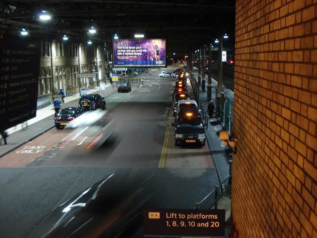 How Much Is A Taxi From Edinburgh Airport To Waverley Station at Daphne