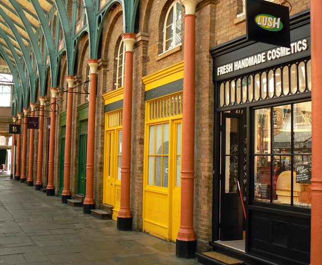 Covent Garden Market Shops Shops in Covent Garden market Flickr