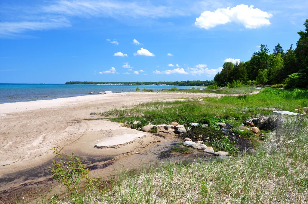 Lake Huron A shot of Lake Huron in the city of Port Elgin,… Flickr