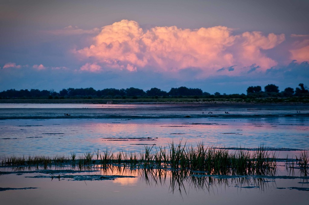 Cheraw Lake Sunset over Cheraw lake, near Cheraw Colorado.… Dan