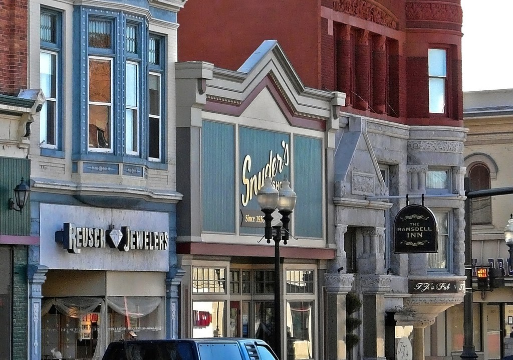 Downtown Manistee On River Street at Maple. Lots of neat a… Flickr