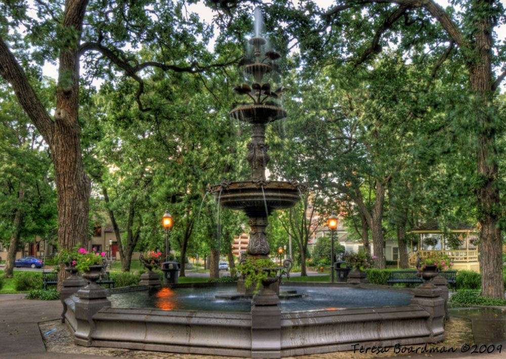 Irvine Park Fountain It is a replica of the fountain that … Flickr