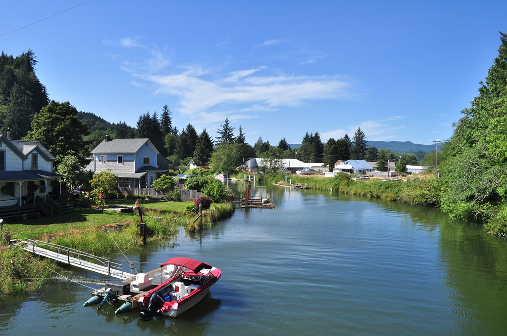Skamokawa, WA looking up Skamokawa Creek 01 Joe Mabel Flickr