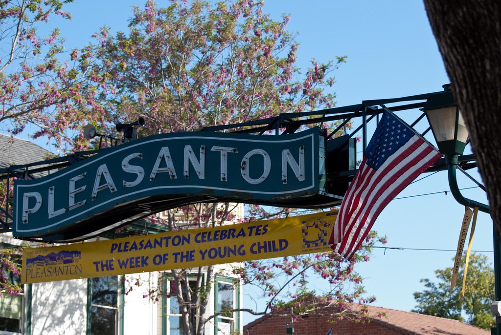 The Pleasanton Arch I decided I'd had enough of driveby s… Flickr