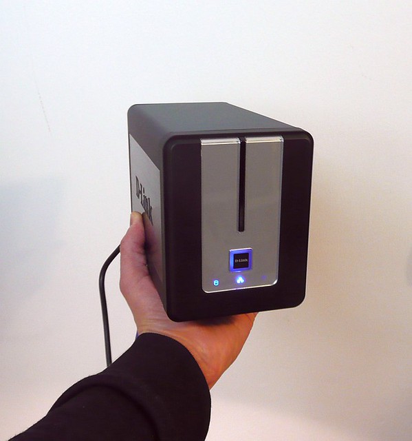 This is Yorick I just added a Dlink DNS323 NAS/RAID/FTP/w… Flickr