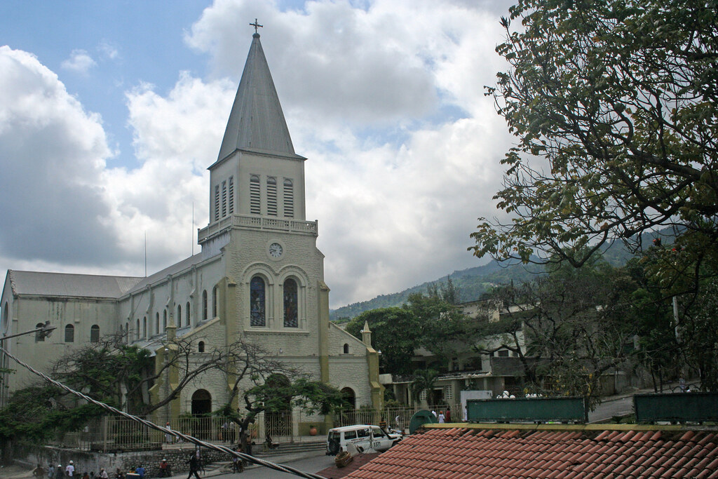 HaitiVue de l'église StPierre de Pétion ville Place St … Flickr