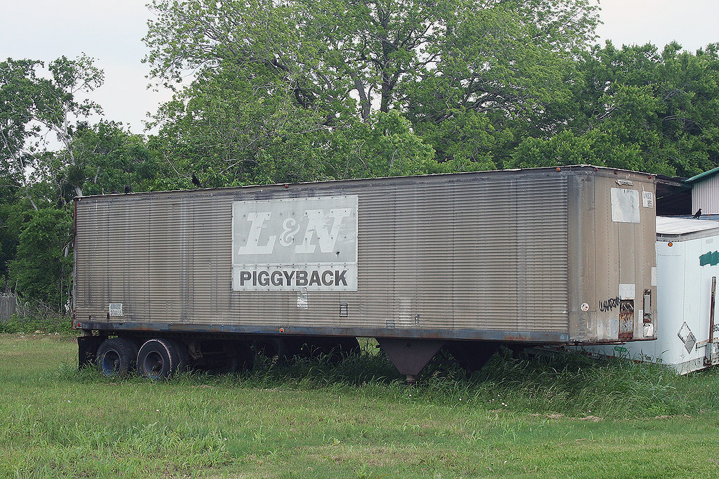 L&N PIGGYBACK TRAILER, WHARTON, TX 2009 Another piggyback … Flickr