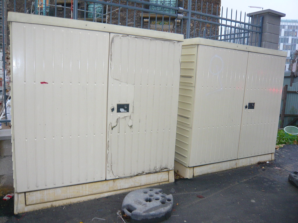 Armoires de sousrépartition téléphonique a photo on Flickriver