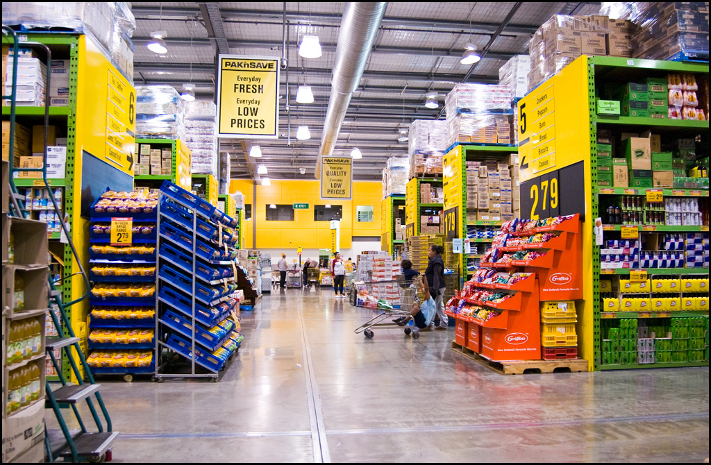 PAK'n'SAVE, biggest and cheappest New Zealand grocery store ! ^^ a