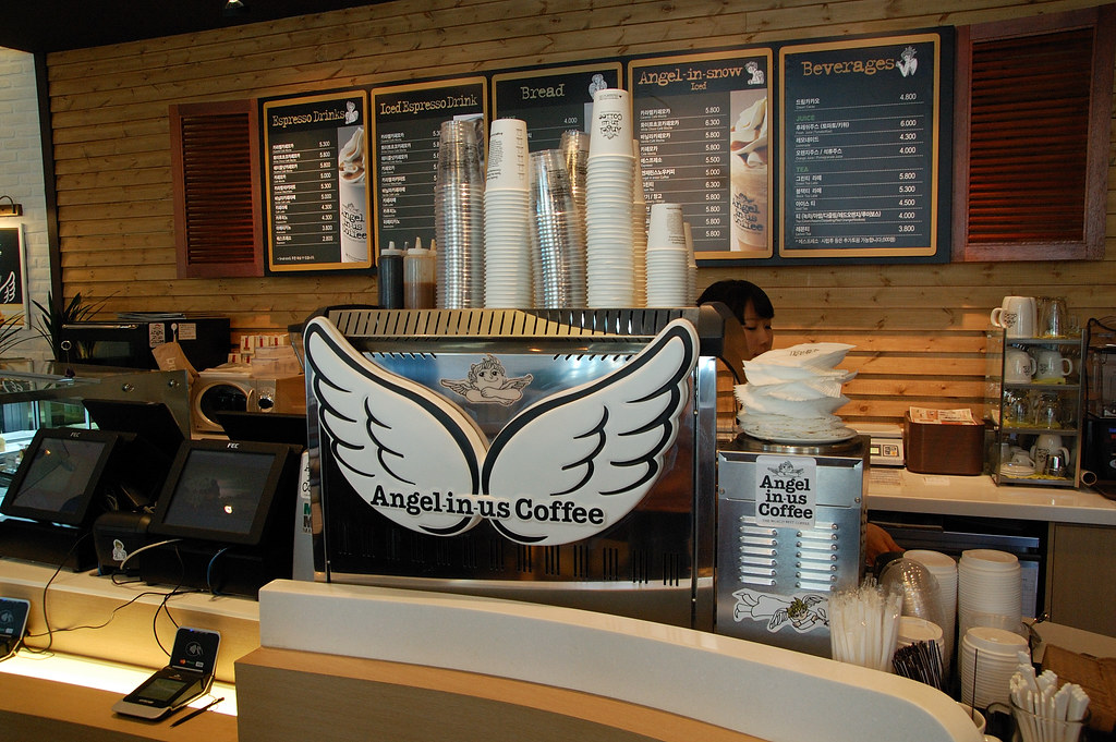 Angelinus Coffee Angels everywhere in the shop, so cozy.… Ming