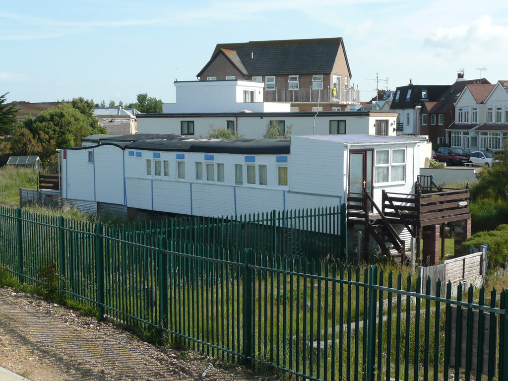 Felpham Railway Carriage Home Unmistakably a railway carri… Flickr