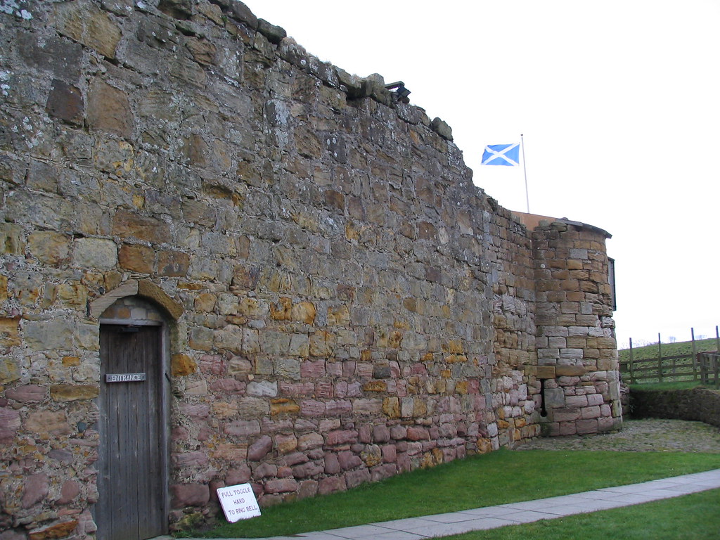 Balgonie Castle, Fife History The Tower, the oldest still … Flickr