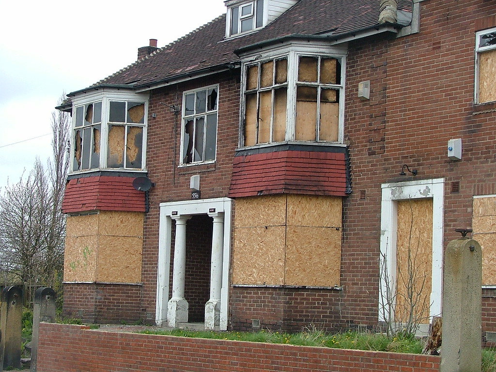 DSCF9273 Denton House, Armstrong Road, Scotswood mcwmetrobus2001