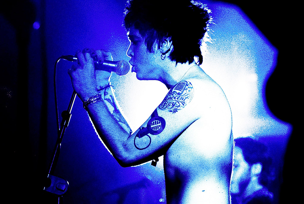 SINGER, TATTOO, LIGHT Singer, tattoo, light Flickr