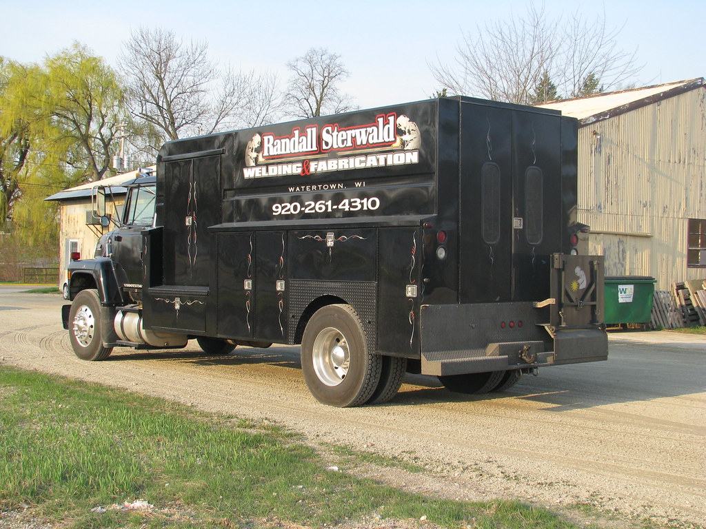 Randall Sterwald Ford L8000 welding truck Randall Sterwald… Flickr