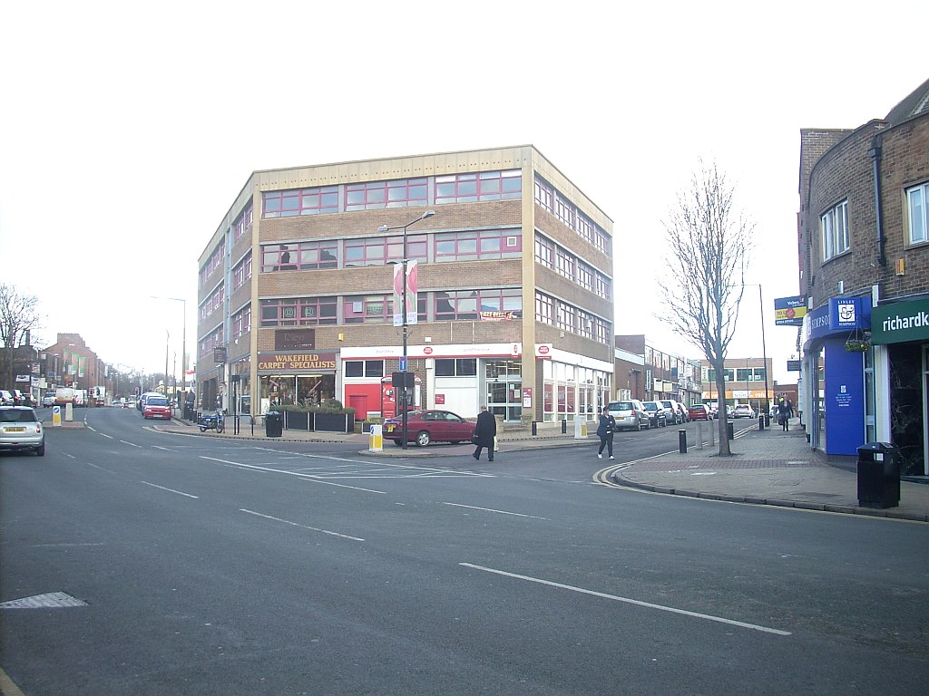 Wakefield by day A snap of Wakefield post office. And a ca… Flickr