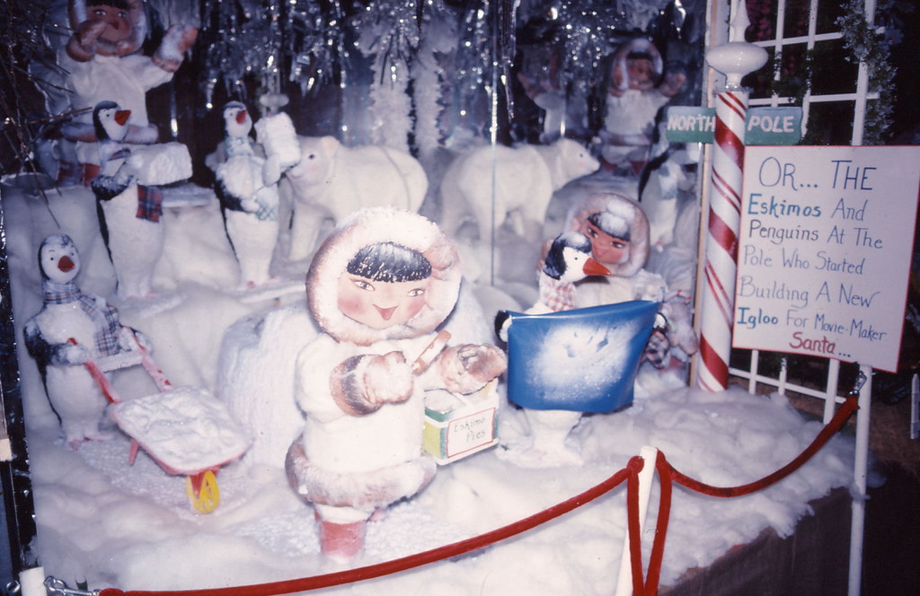 Fountains of Wayne Christmas Display 19771220 Furthe… Flickr