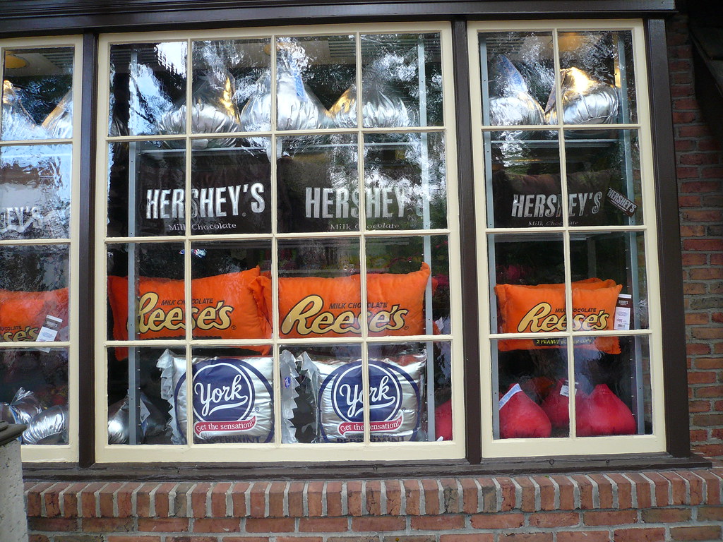 Stuffed Pillows in window Hershey Park July 2009 Michael Gray Flickr