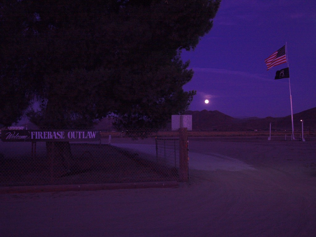 IMG_6961e Winchester VFW "Firebase Outlaw" Full moon risin… Flickr