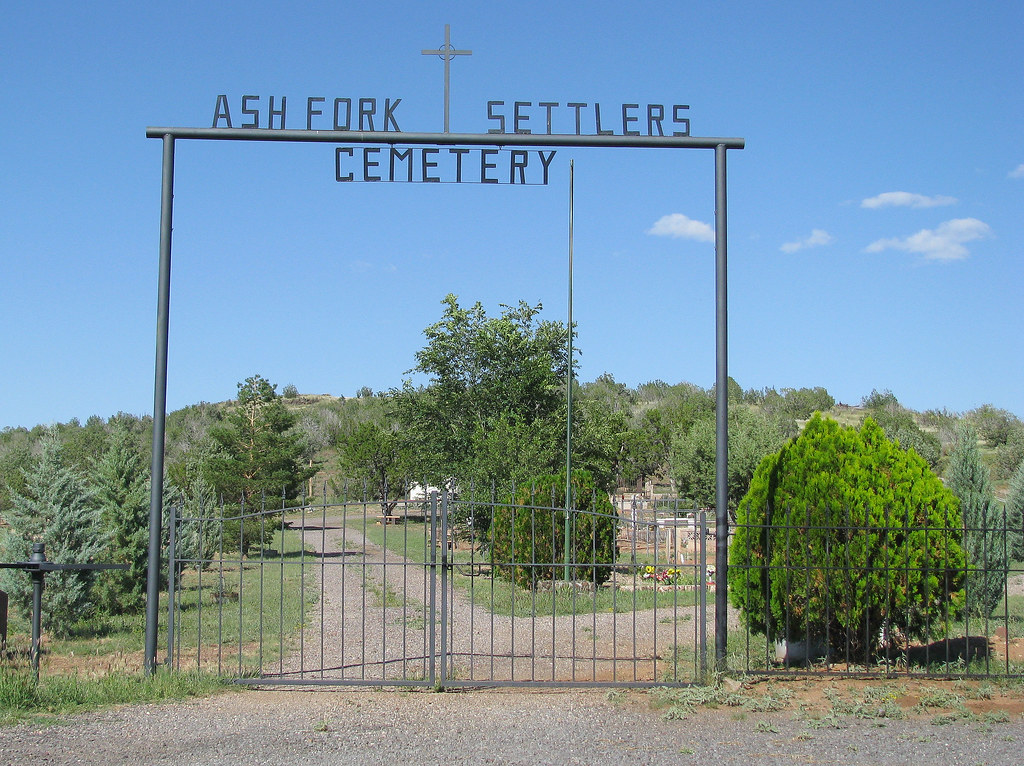 77a Ash Fork AZ Settlers Cemetery 01 John Hagstrom Flickr