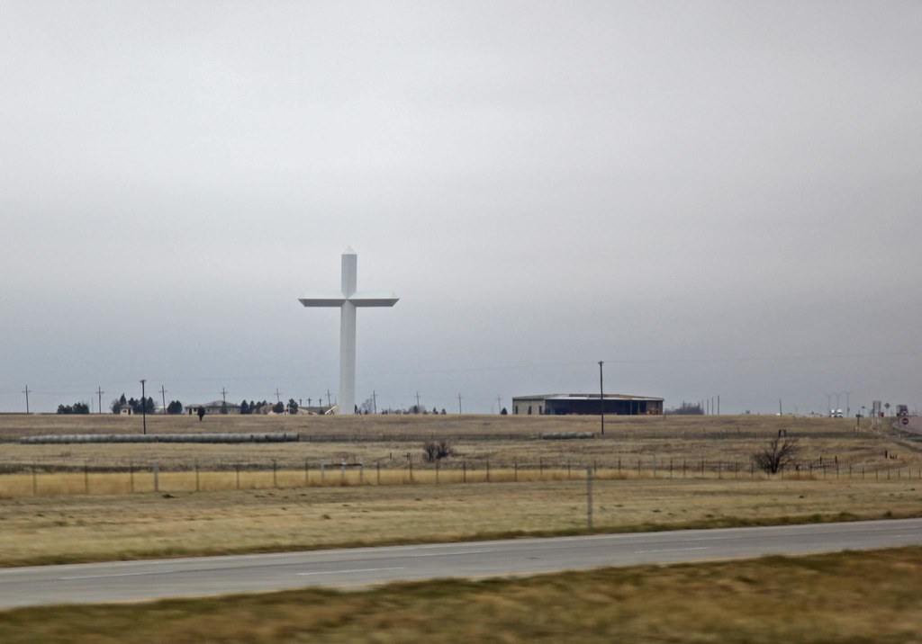 Giant cross in Texas Lauren Ayres Flickr