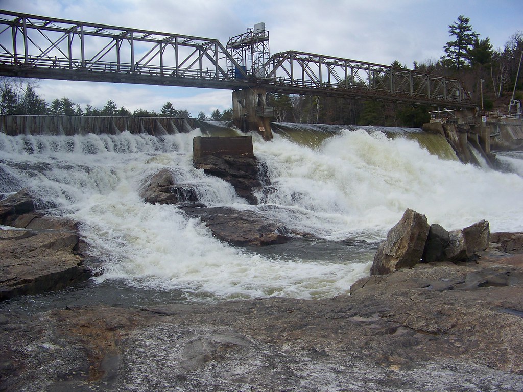Hiram Falls flood gates opened Hiram Falls (Hiram, Maine) … Flickr
