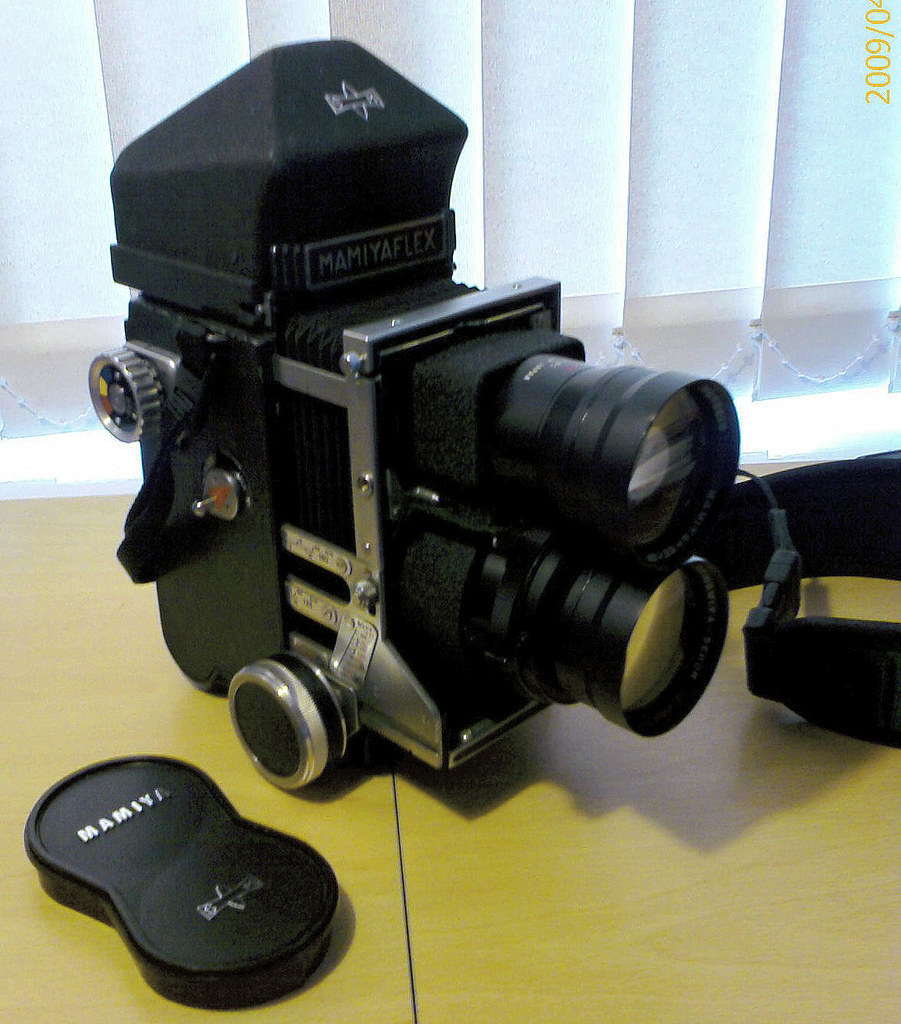 Mamiya C2 pentaprism finder and 180mm lens Mamiyaflex C2