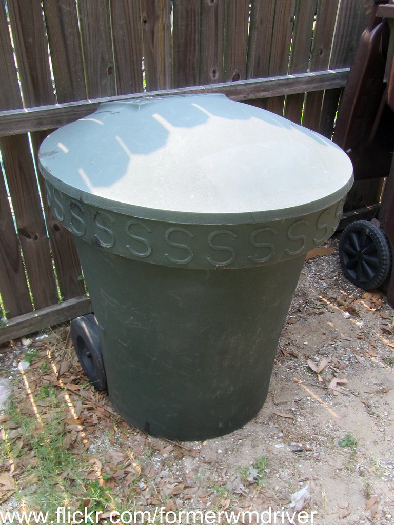 County of Sacramento Waste Service 40 Gallon Rotonics RMI "Solution