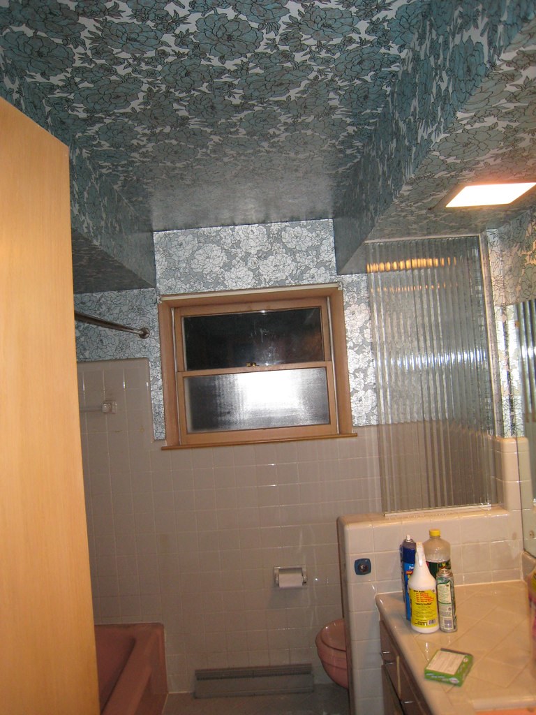 Main Bathroom when we moved in a photo on Flickriver