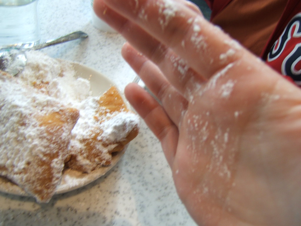 New Orleans 2009 021 Powdered sugar sticks to everything ninniane