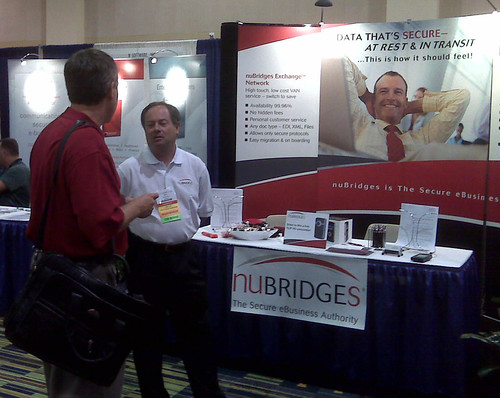 UConnect 09 - Orlando, FL | nuBridges' Rob Humphrey chats it… | Flickr