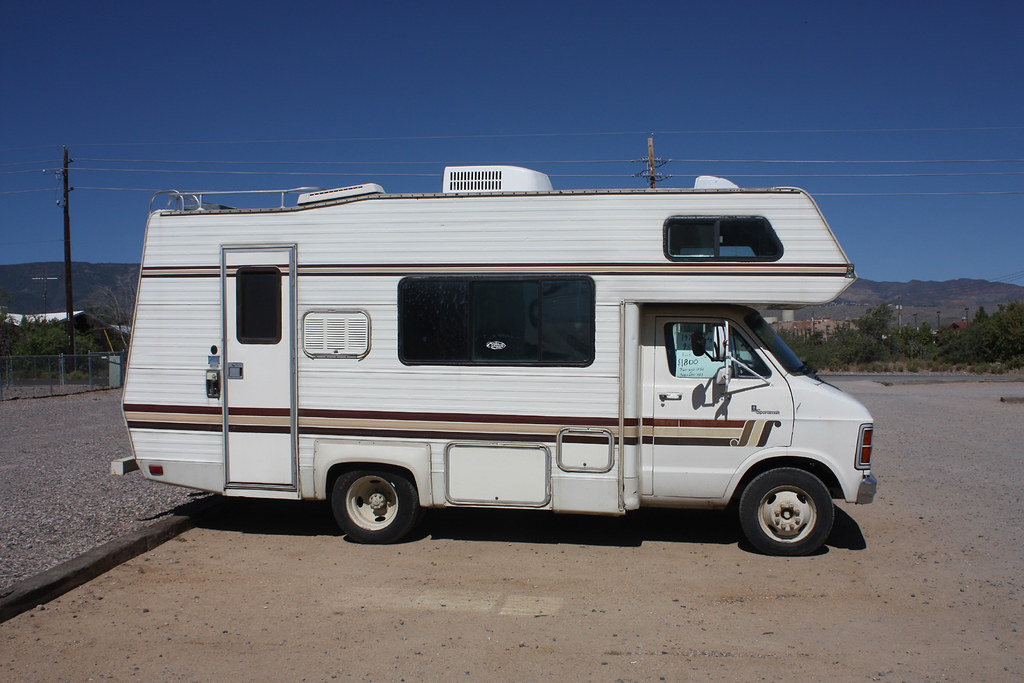 1979 Dodge Sportsman This looked pretty nice for 1800
