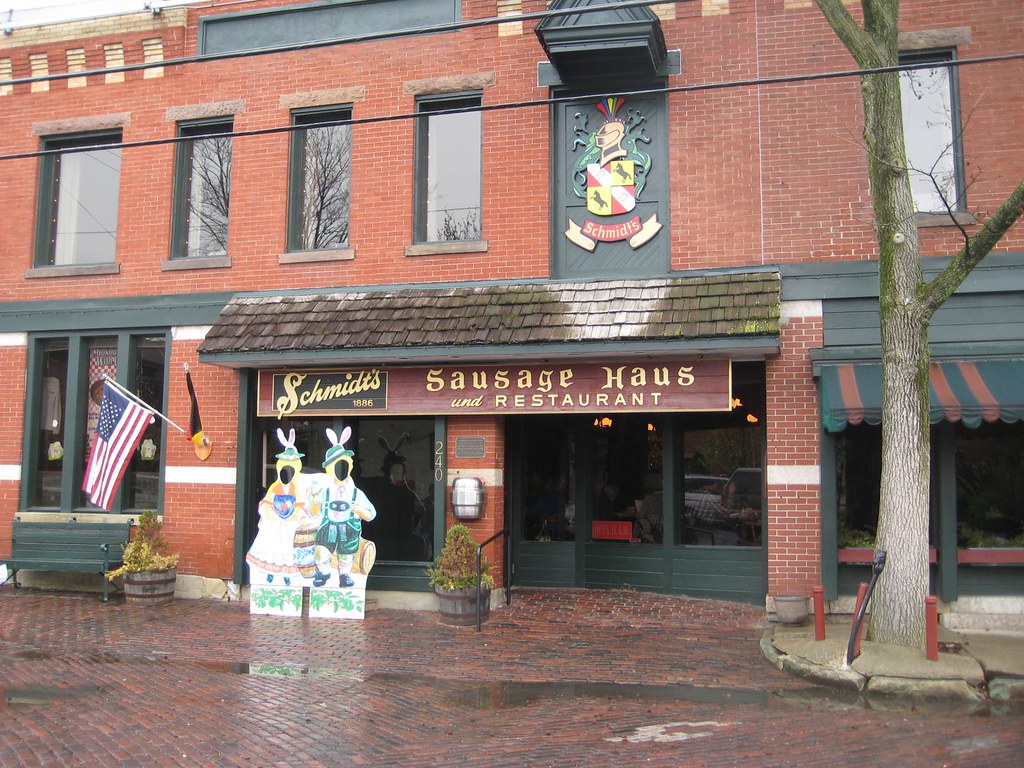 Schmidts Sausage Haus Traditional German restaurant in the… Flickr