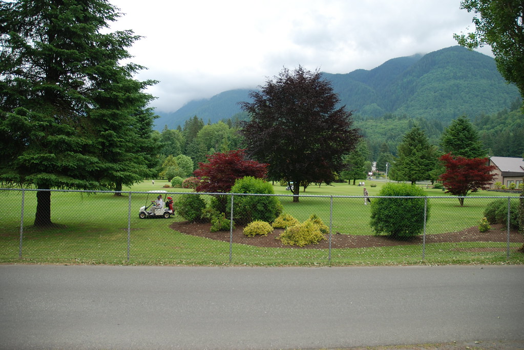 Cultus Cottages (Golf) Cultus Lake Cottages Treehouse. www… Flickr